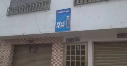TIENDA DE BARRIO CALLE 30 TIENDA DE BARRIO CALLE 30
